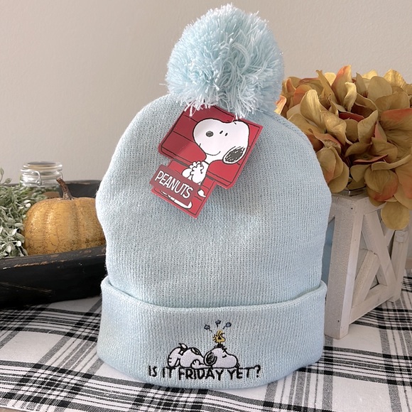 Peanuts Accessories - 🆕☃️❄️PEANUTS SNOOPY “IS IT FRIDAY YET?” POM POM BEANIE/UNISEX